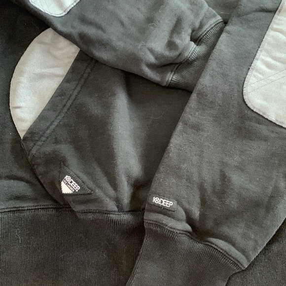 Vintage 10Deep streetwear label black hoodie.  Rarely worn. - Picture 5 of 7